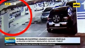 Hurtaba en estacionamiento de un shopping con un lujoso vehículo - ABC Noticias - ABC Color