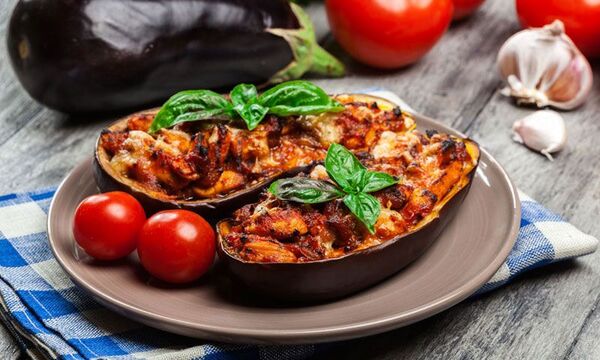 Berenjenas rellenas: una receta fácil que triunfa en cualquier momento