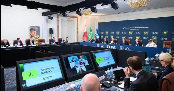 La IFAB dice “sí” a 5 cambios y 15 suplentes para torneos oficiales