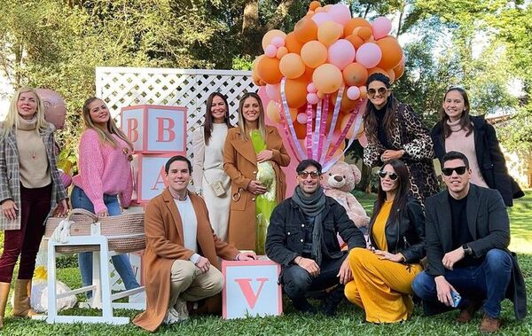 El baby shower de la diseñadora Emma Viedma reunió a varios socialités - Gente - ABC Color