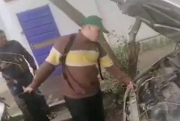 Crónica / [VIDEO] Carnearon su auto en una comisaría de Luque