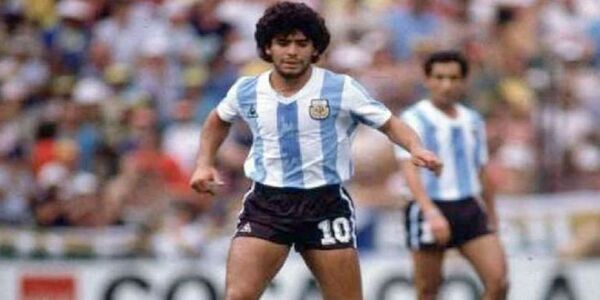 Se cumplen 40 años del primer partido de Maradona en un Mundial - Fútbol Internacional - ABC Color