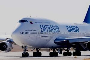 Juan Guaidó alerta que el avión venezolano-iraní en Argentina es una amenaza para la región