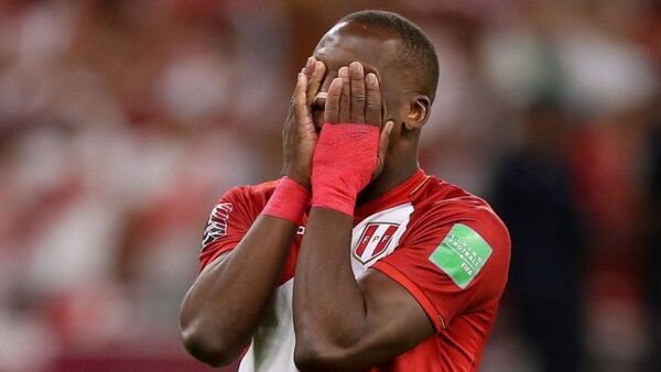 Tras fallar el penal: "Doy un paso al costado", dice jugador de Perú