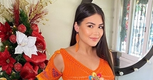 Como toda una princesa Laurys Diva y repitió golosinas a sus amiguitos del transporte