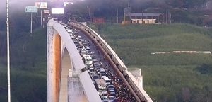 Siniestro vial causó embotellamiento en el Puente de la Amistad - El Independiente