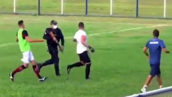 Raptaron a un árbitro durante un partido de fútbol en Itapúa - Noticiero Paraguay