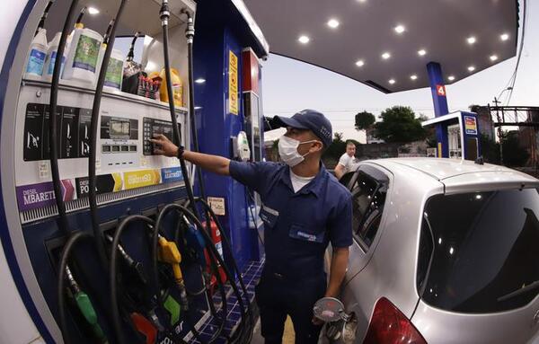 Combustible: "suba de precios internacionales se refleja en los precios locales"