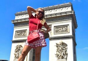 La empresaria Sara Allinquant disfruta de la previa de su cumpleaños en París - Gente - ABC Color