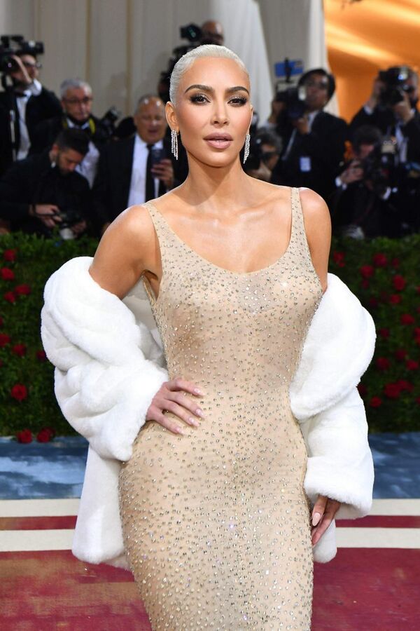 Kim Kardashian acusada de dañar vestido de Marilyn que lució en la Met Gala - Gente - ABC Color