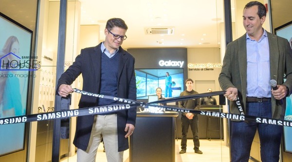 Apertura oficial de Samsung Store en Plaza Madero
