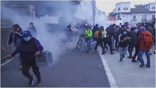Indígenas instan a “radicalizar” las protestas en Ecuador tras la detención de su líder | 1000 Noticias