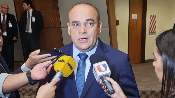 Bachi: “Hay que preocuparse del contrabando que entra al país por la Armada”