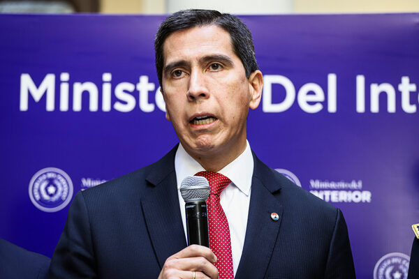 Paraguay dice que alertó sobre una aeronave venezolana con tripulantes iraníes - MarketData