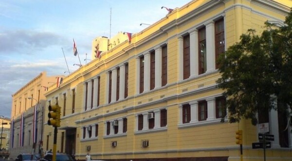 Suspenden clases presenciales en colegio de Asunción por amenaza de masacre - ADN Digital