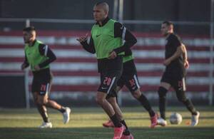 Crónica / Así arranca Olimpia ante la "V" Azulada, con un debutante