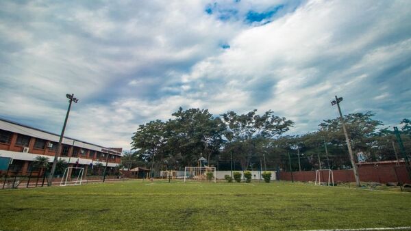 Colegio Cerritos: Una conexión con sus sueños. | Eventos - Premiaciones | 5Días