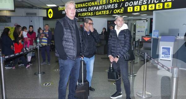 Crónica / (GALERÍA) Mirá quien fue al aeropuerto a despedir a la "Joya"