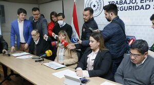 Ejecutivo recibe propuesta de reajuste de salario mínimo