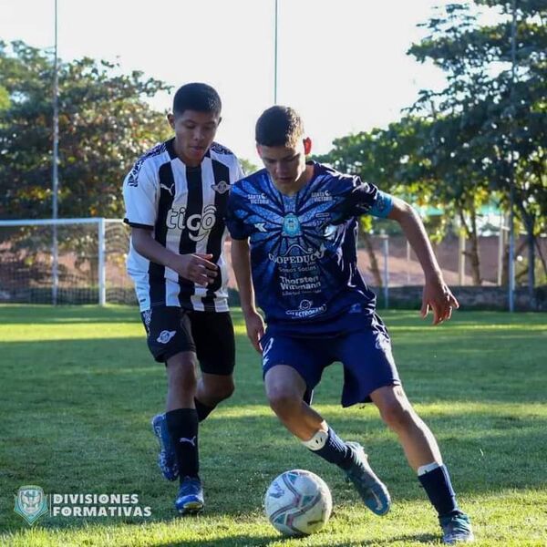 Libertad sigue al mando de la Sub 14 - Fútbol - ABC Color