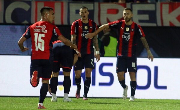 Cerro no falla ante 'Resi' y descuenta distancia con el líder