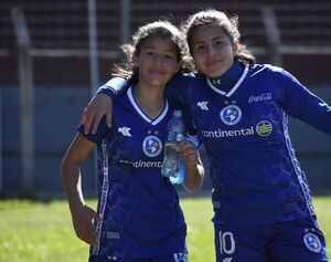 Fútbol Femenino: Olimpia, Sol y “12″ comienzan liderando en la Sub 18 - Fútbol - ABC Color