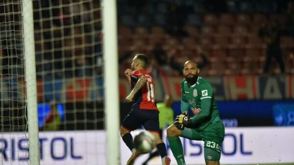 Cerro Porteño cumple y recorta distancia