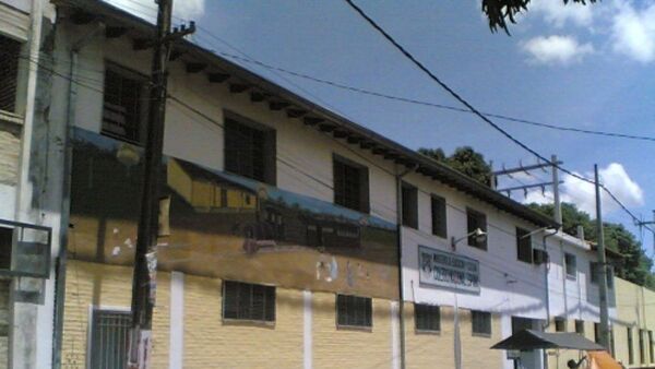 Colegio pidió socorro a padres tras amenaza de grescas entre alumnos