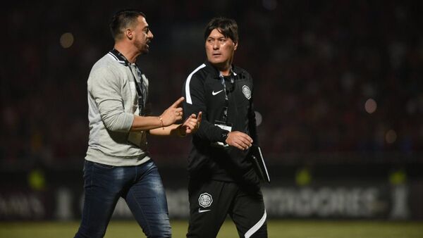 Julio César Cáceres molesto por el gol