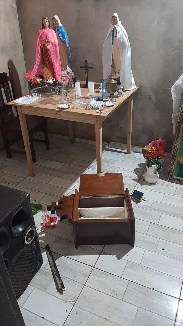 Roban amplificador, parlantes, una biblia y hasta un cáliz de iglesia en Hernandarias - La Clave