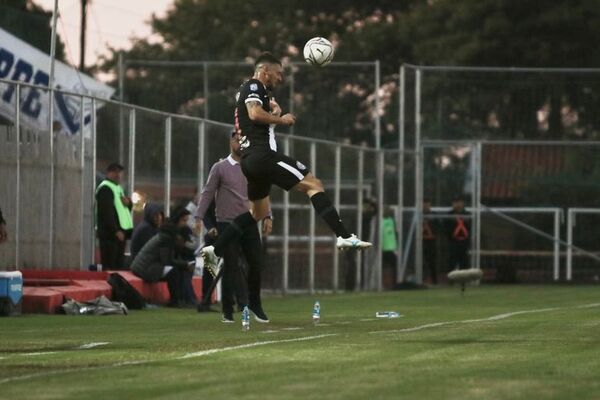 “No te pueden marcar goles como nos marcaron, es como entrar a la escuela de fútbol de vuelta” - Olimpia - ABC Color