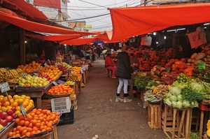 Compradores ahorran hasta 40% en Mercado 4, destaca director