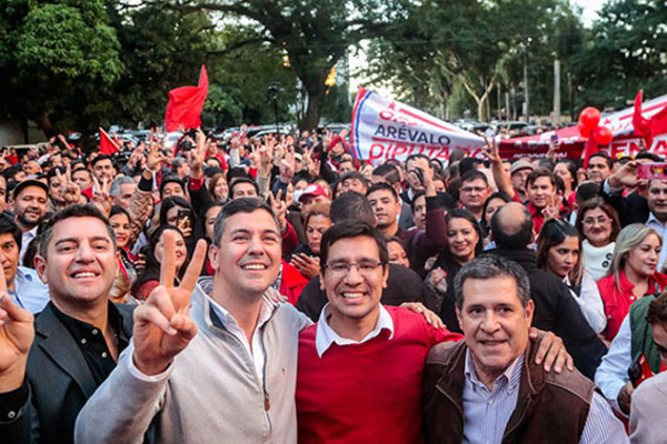 Landy Torres inscribe precandidatura a la gobernación de Alto Paraná | DIARIO PRIMERA PLANA