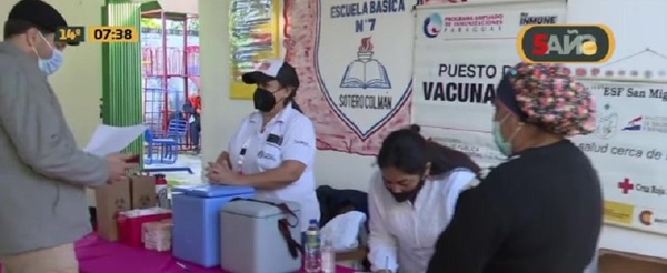 Campaña de vacunación en escuela Sotero Colmán - C9N