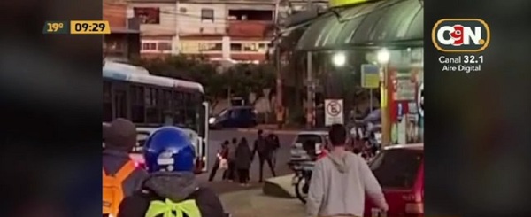 ¡A LOS GOLPES! - C9N