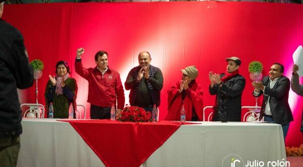 Director del INCAN usa a pacientes con cáncer para su campaña política - Noticiero Paraguay
