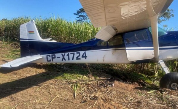Avioneta con placa boliviana cae en presunta pista clandestina