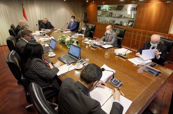 Funcionarios judiciales imprimen hasta libro de masonería en horario laboral, afirma ministro - Judiciales.net