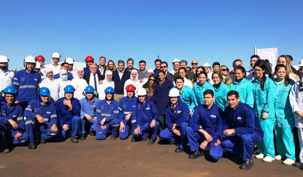 Presidente visitó instalaciones de fábrica que emplea a 170 personas en Minga Guazú - Noticde.com