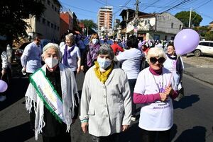 Marchan contra el maltrato de adultos mayores - Nacionales - ABC Color