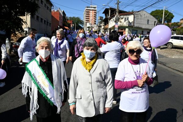 Marchan contra el maltrato de adultos mayores - Nacionales - ABC Color