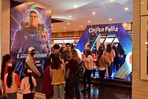 La Cajita Feliz acompañó el aterrizaje de Lightyear en nuestro país - Empresariales - ABC Color