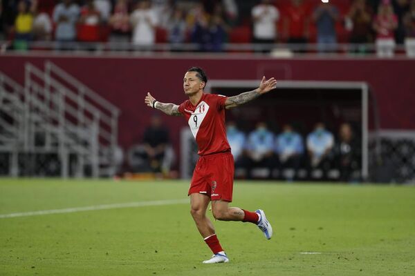 Lapadula, dolido con eliminación de Perú pero confiado en que habrá revancha - Fútbol Internacional - ABC Color