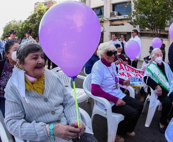 Salud Pública promueve concienciación para el buen trato hacia el adulto mayor - .::Agencia IP::.