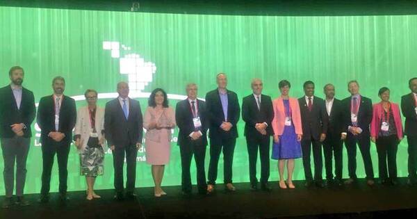 La Nación / Paraguay recibe reconocimiento por apoyo a la industria de turismo en Fiexpo 2022