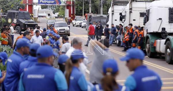 La Nación / Senadores tratará veto que excluye a Petropar de la ley de compras públicas