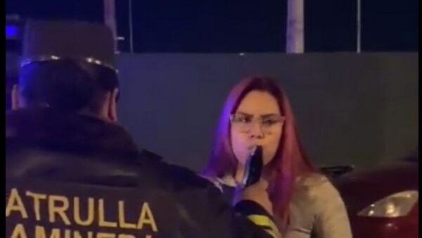 Denuncian a mujer policía por caso de gatillo fácil