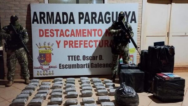 Armada incauta cocaína, marihuana y cajetillas de cigarrillos