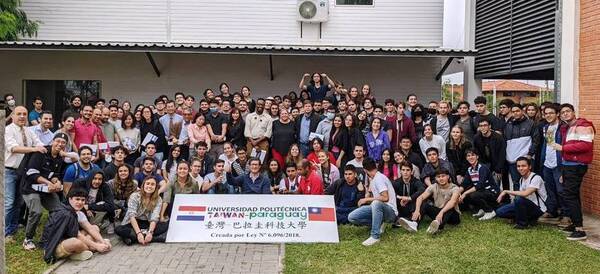 Paraguayos culminan estudios en Universidad de Taiwán Tech - La Clave