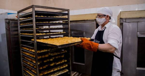 La Nación / Propietarios de panaderías piden que supermercados ya no elaboren panes